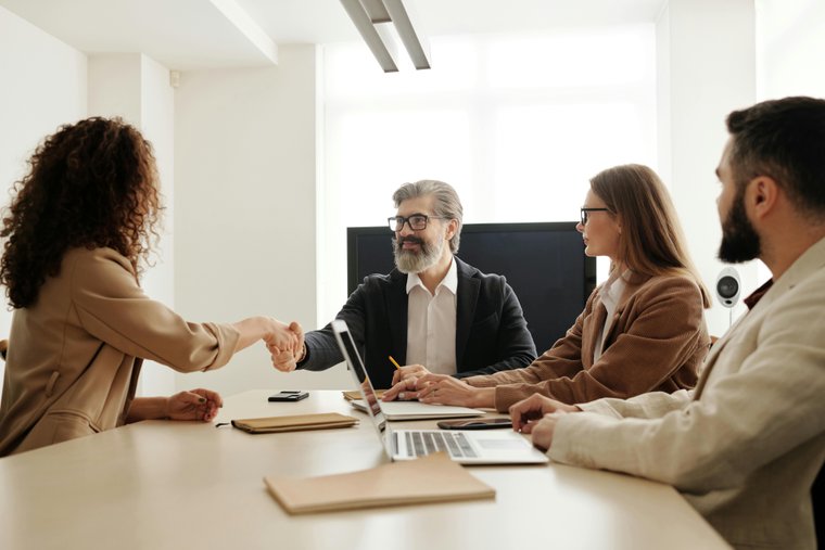7 Tips to Help You Pass Job Interviews with Confidence and Professionalism